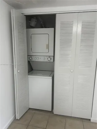 $1,750 | 7110 Northwest 179th Street, Unit 110, Hialeah, FL 33015