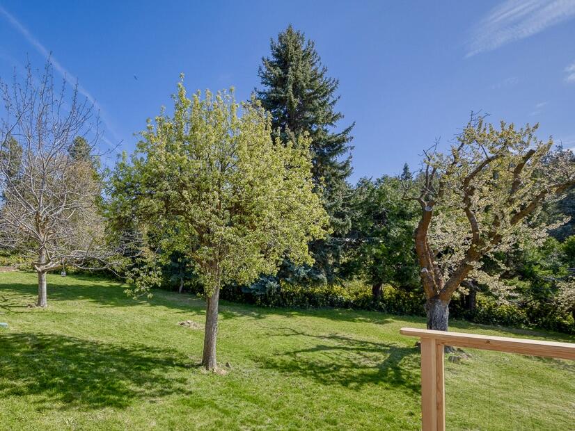 1662 Cove Point Road Klamath Falls, OR 97601 - Photo 32 of 71