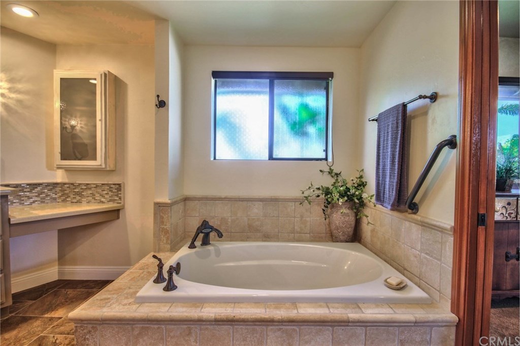 31660 Mountain Way Bonsall, CA 92003 - Photo 32 of 72