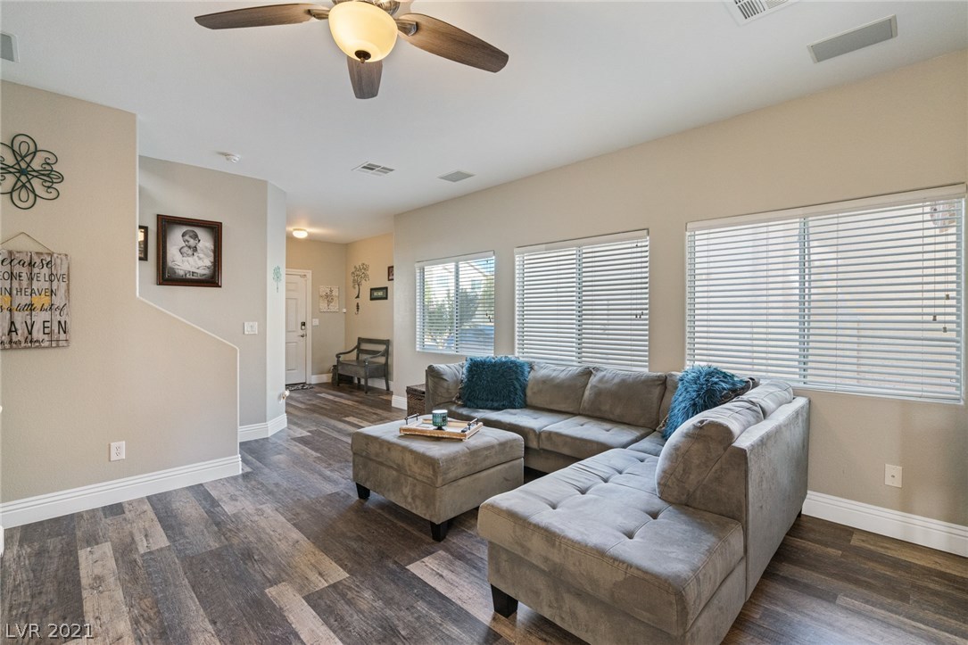 9343 Pinewood Ridge Street Las Vegas, NV 89178 - Photo 5 of 38 Gallery Image 5