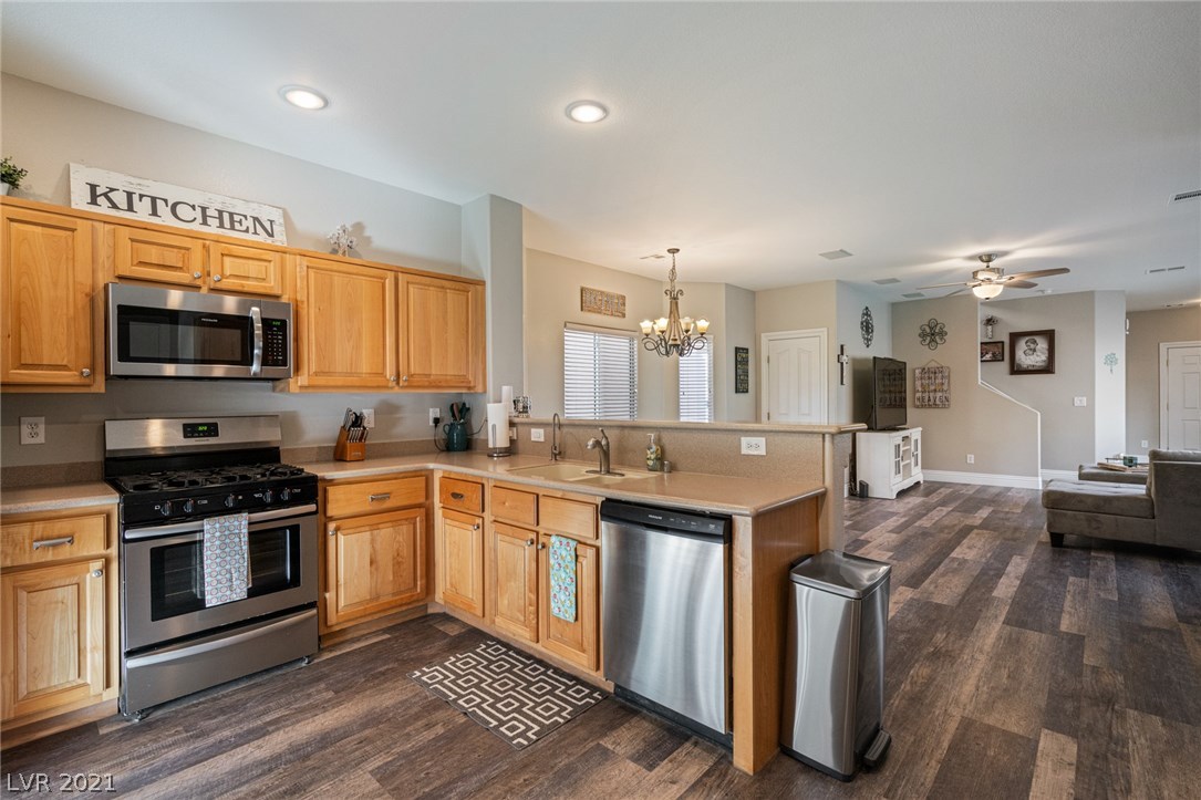 9343 Pinewood Ridge Street Las Vegas, NV 89178 - Photo 7 of 38 Gallery Image 7