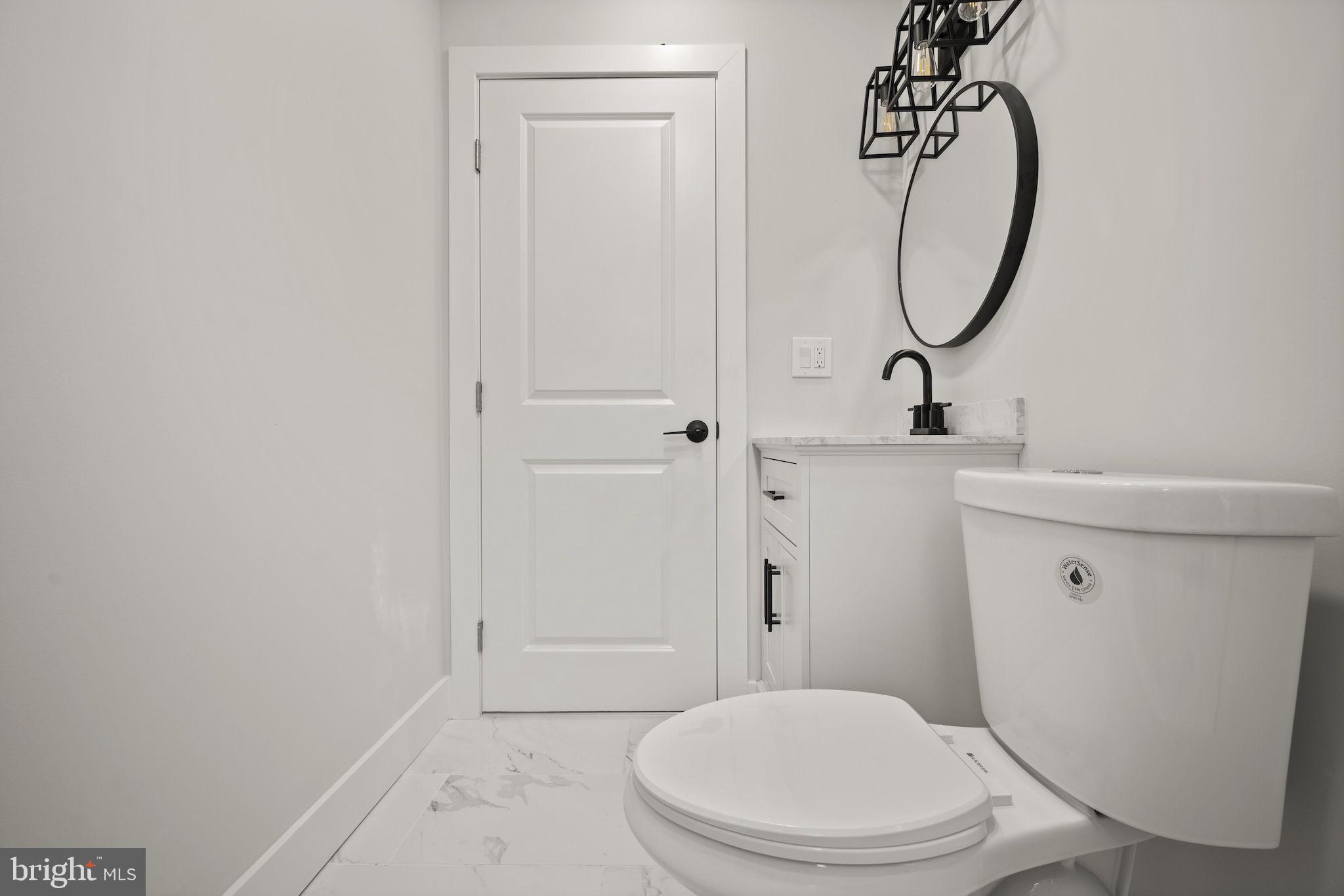 821 South Woodlynn Road Baltimore, MD 21221 - Photo 11 of 32