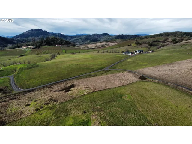 $375,000 | 0 Wil Way, Winston, OR 97496