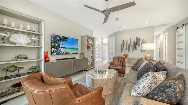 $895,000 | 7198 Del Lago Drive, Sarasota, FL 34238
