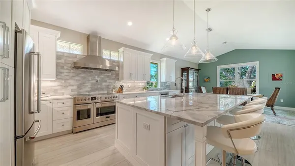 $895,000 | 7198 Del Lago Drive, Sarasota, FL 34238