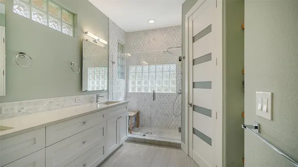 $895,000 | 7198 Del Lago Drive, Sarasota, FL 34238