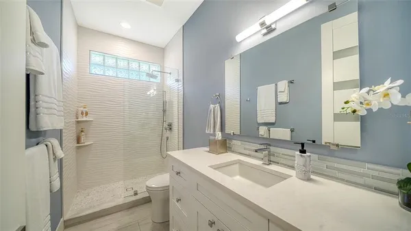 $895,000 | 7198 Del Lago Drive, Sarasota, FL 34238