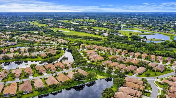 $895,000 | 7198 Del Lago Drive, Sarasota, FL 34238
