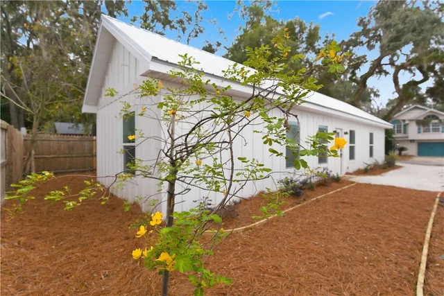 $407,500 | 308 Palm Street, St. Simons Island, GA 31522