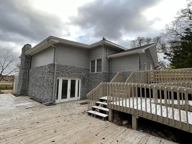 $2,550 | 276 North Henry Street, Gary, IN 46403