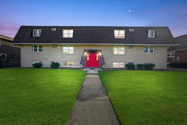 $1,600 | 609 East 3rd Street, Unit 5, Lockport, IL 60441