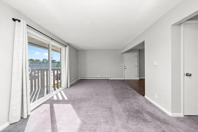 $1,600 | 609 East 3rd Street, Unit 5, Lockport, IL 60441