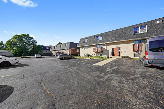 $1,600 | 609 East 3rd Street, Unit 5, Lockport, IL 60441