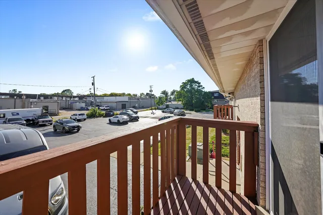 $1,600 | 609 East 3rd Street, Unit 5, Lockport, IL 60441