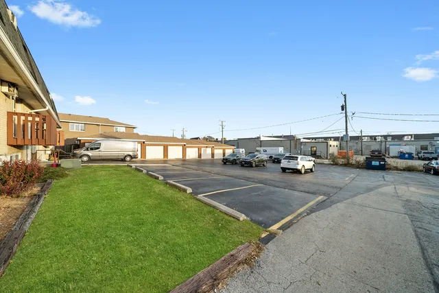 $1,600 | 609 East 3rd Street, Unit 5, Lockport, IL 60441