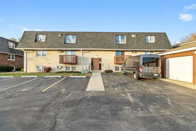 $1,550 | 609 East 3rd Street, Unit 5, Lockport, IL 60441