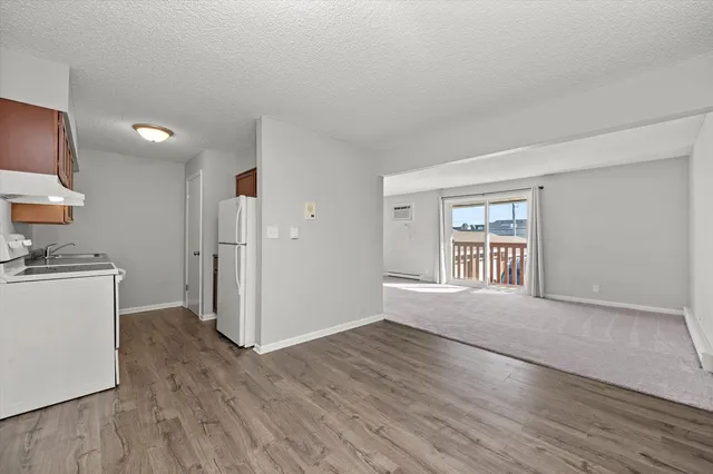 $1,600 | 609 East 3rd Street, Unit 5, Lockport, IL 60441