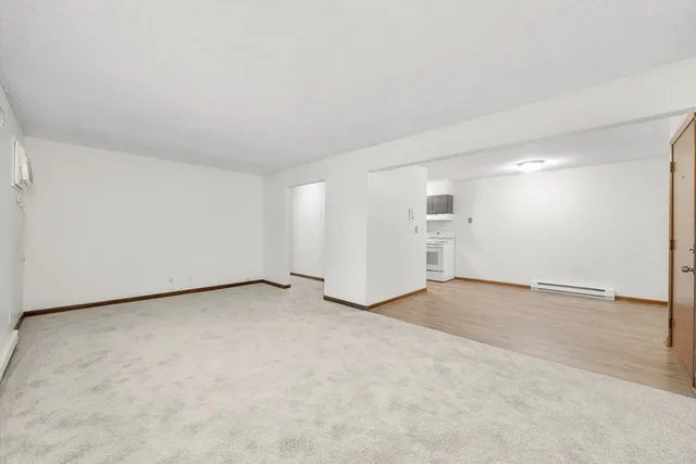 $1,550 | 609 East 3rd Street, Unit 5, Lockport, IL 60441