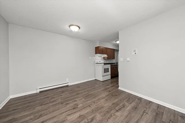 $1,600 | 609 East 3rd Street, Unit 5, Lockport, IL 60441