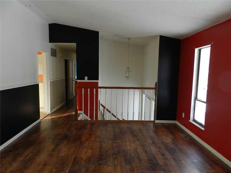 5327 Thompson Road Indianapolis, IN 46221 - Photo 4 of 11 Gallery Image 4