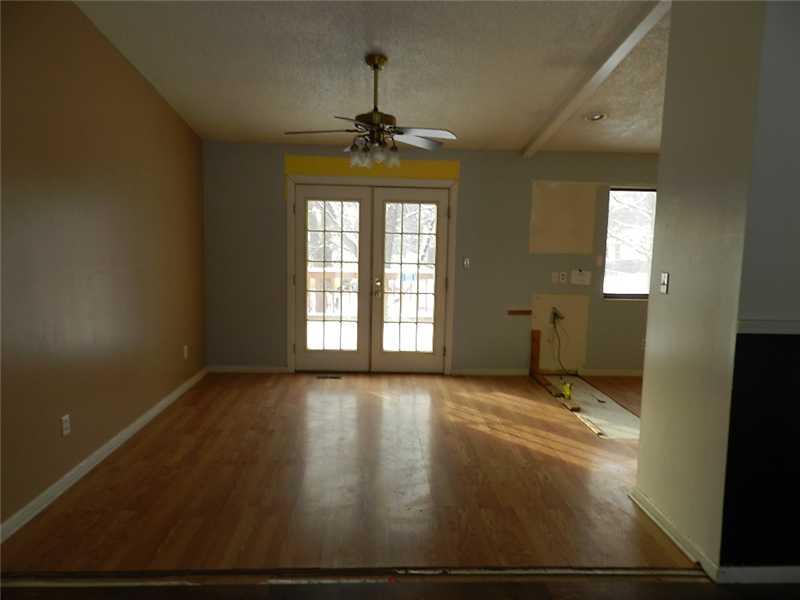 5327 Thompson Road Indianapolis, IN 46221 - Photo 5 of 11 Gallery Image 5