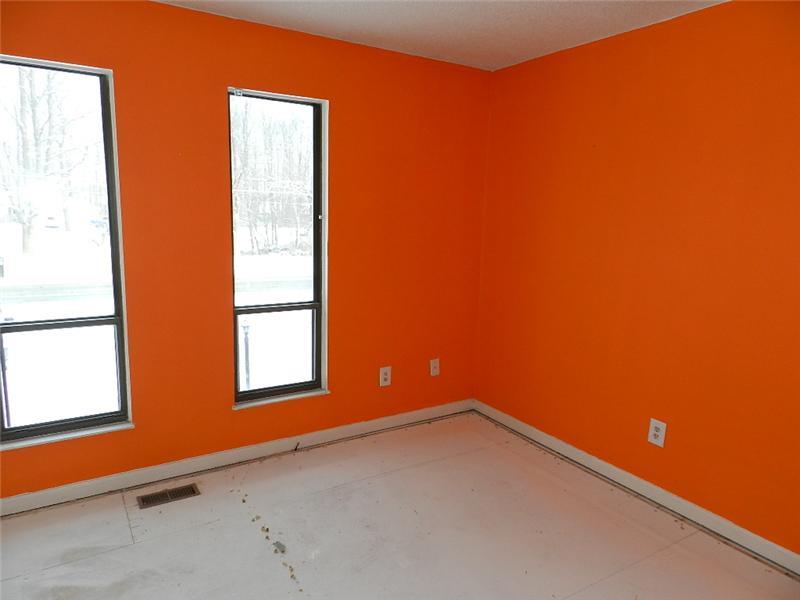 5327 Thompson Road Indianapolis, IN 46221 - Photo 7 of 11 Gallery Image 7