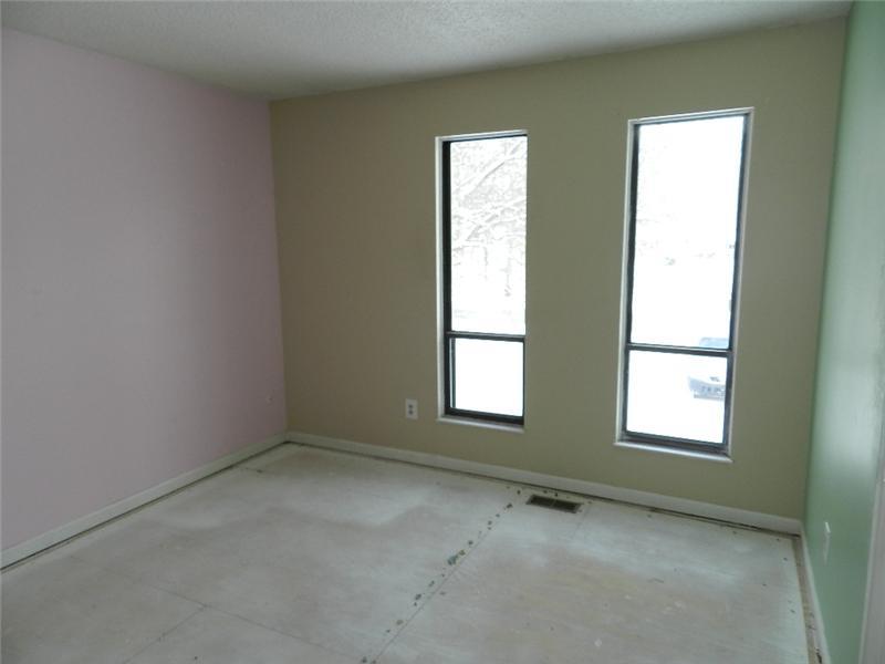 5327 Thompson Road Indianapolis, IN 46221 - Photo 8 of 11 Gallery Image 8