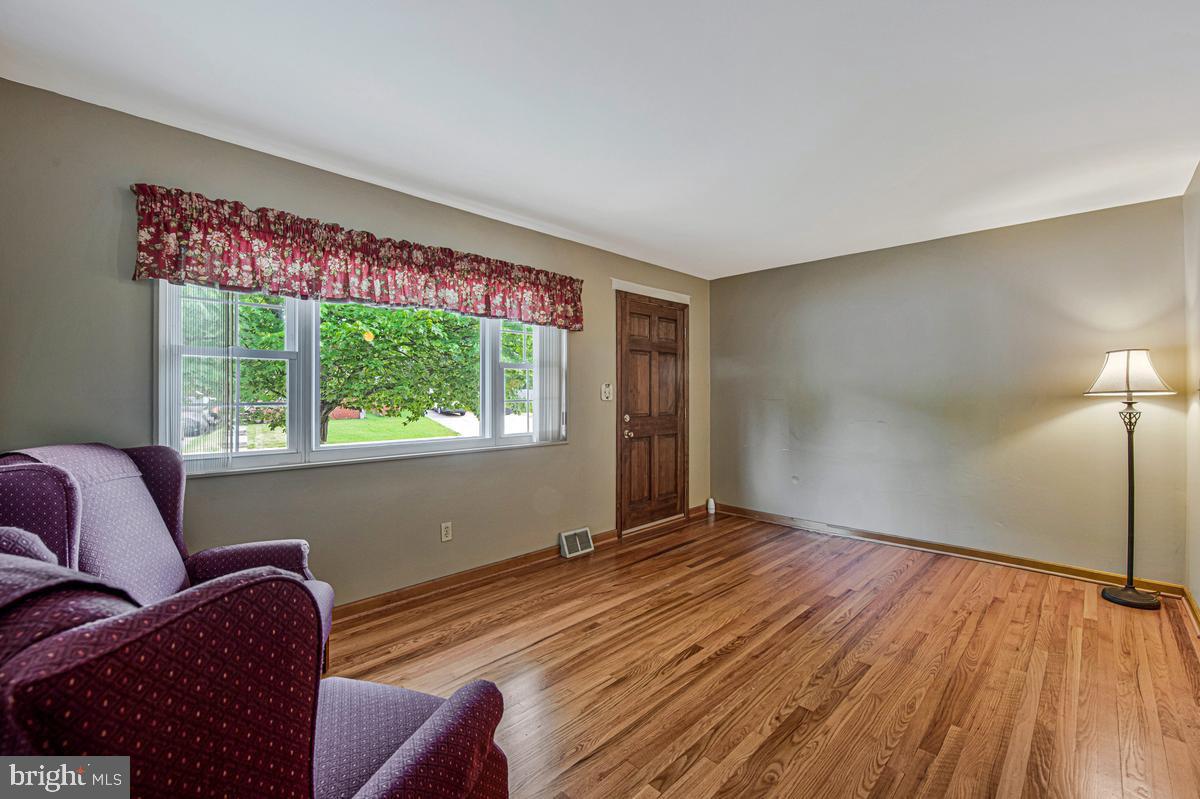 26 Kempton Road Glen Burnie, MD 21060 - Photo 4 of 35