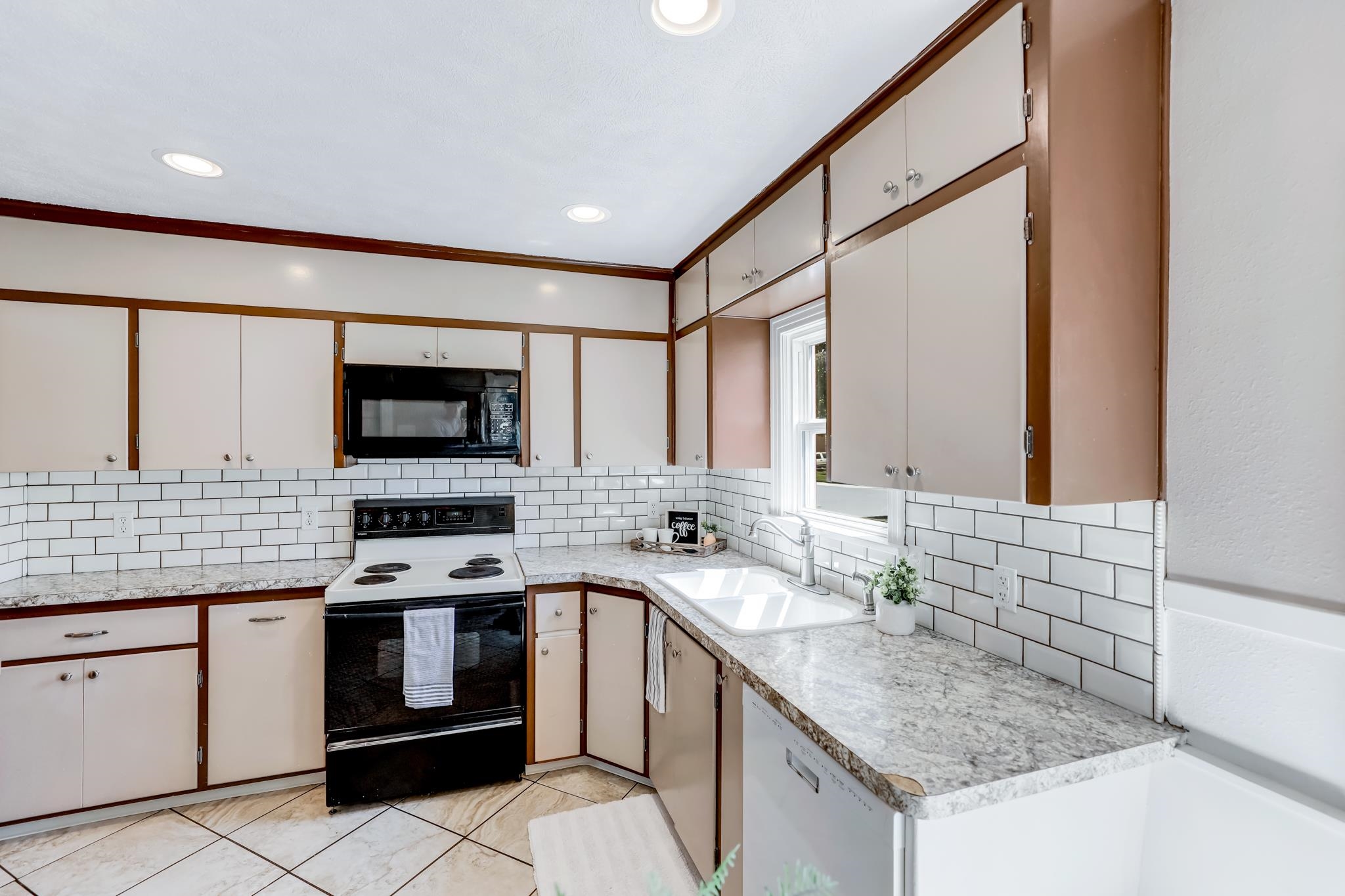 4703 North Stone Street Spokane, WA 99207 - Photo 15 of 40