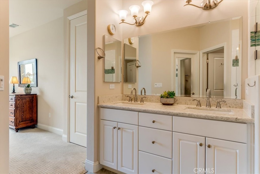 1176 Spring Azure Way Nipomo, CA 93444 - Photo 17 of 40 Primary Bath