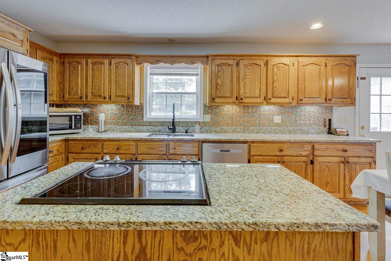 340 Adger Road Easley, SC 29642 - Photo 11 of 48