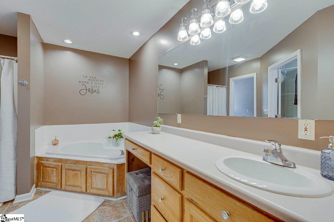 340 Adger Road Easley, SC 29642 - Photo 15 of 48