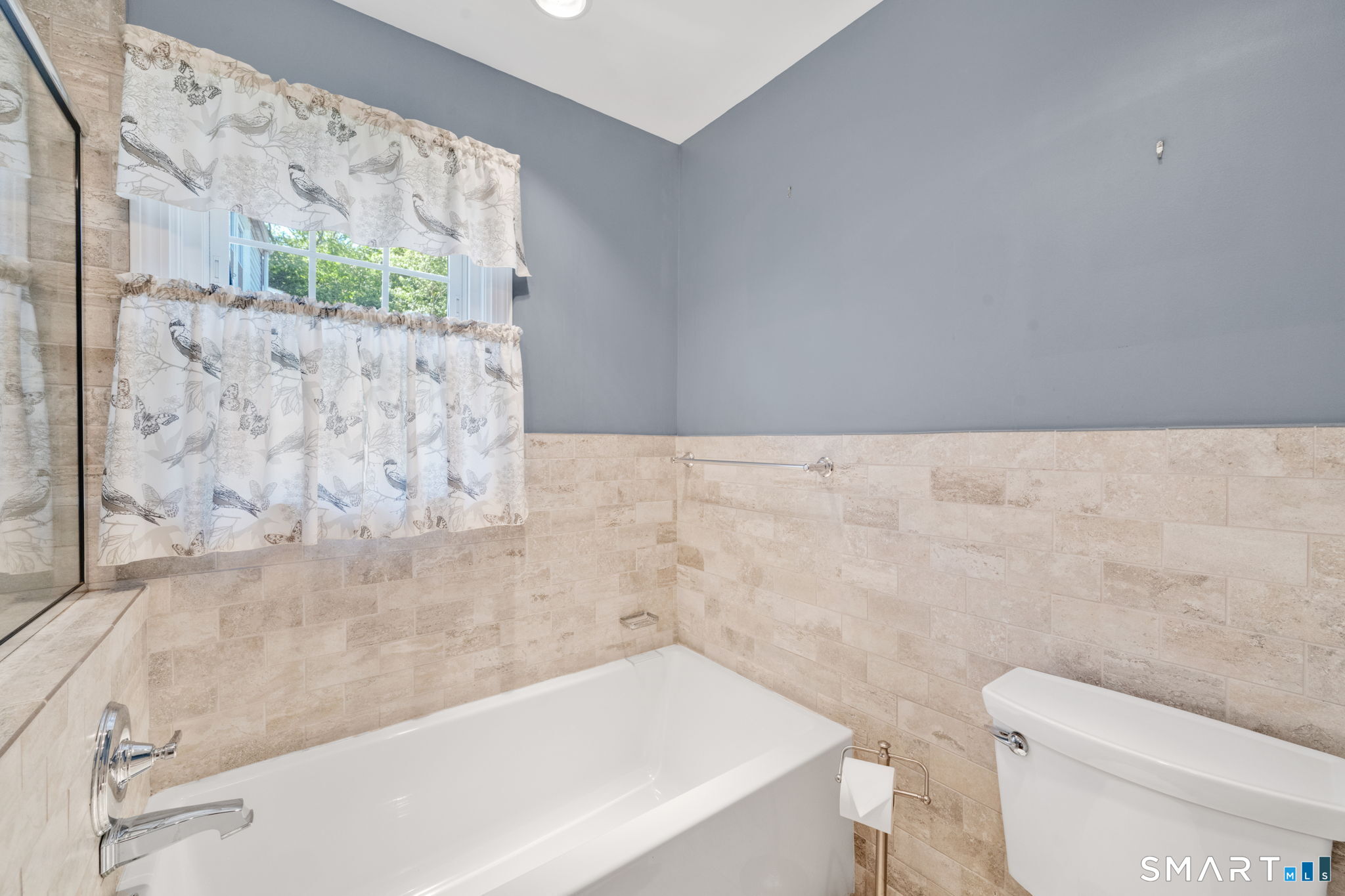 697 Woodtick Road Waterbury, CT 06705 - Photo 22 of 40