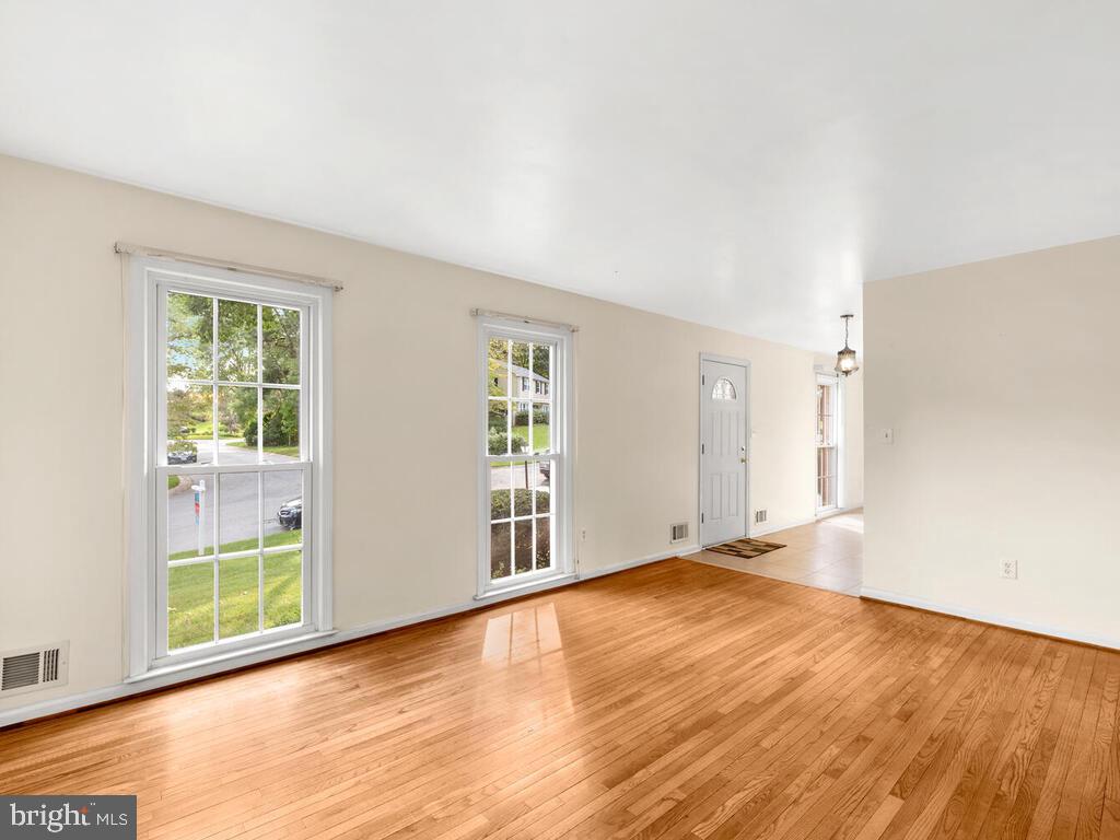 4960 Moonfall Way Columbia, MD 21044 - Photo 3 of 45