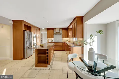 $1,299,000 | 987 Old Holly Drive, Great Falls, VA 22066