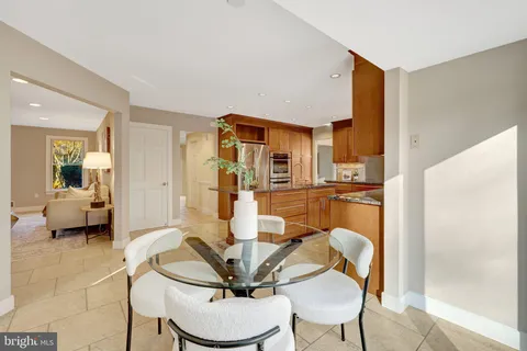 $1,299,000 | 987 Old Holly Drive, Great Falls, VA 22066