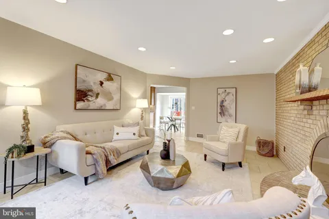 $1,299,000 | 987 Old Holly Drive, Great Falls, VA 22066