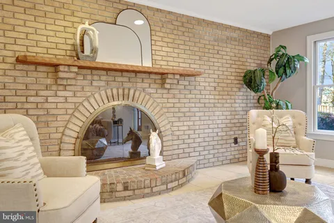 $1,299,000 | 987 Old Holly Drive, Great Falls, VA 22066