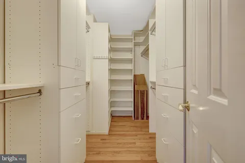 $1,299,000 | 987 Old Holly Drive, Great Falls, VA 22066