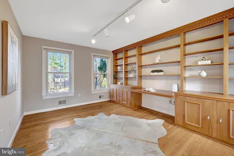 $1,299,000 | 987 Old Holly Drive, Great Falls, VA 22066