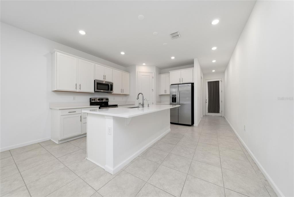 1133 Mattie Pointe Boulevard Auburndale, FL 33823 - Photo 3 of 27