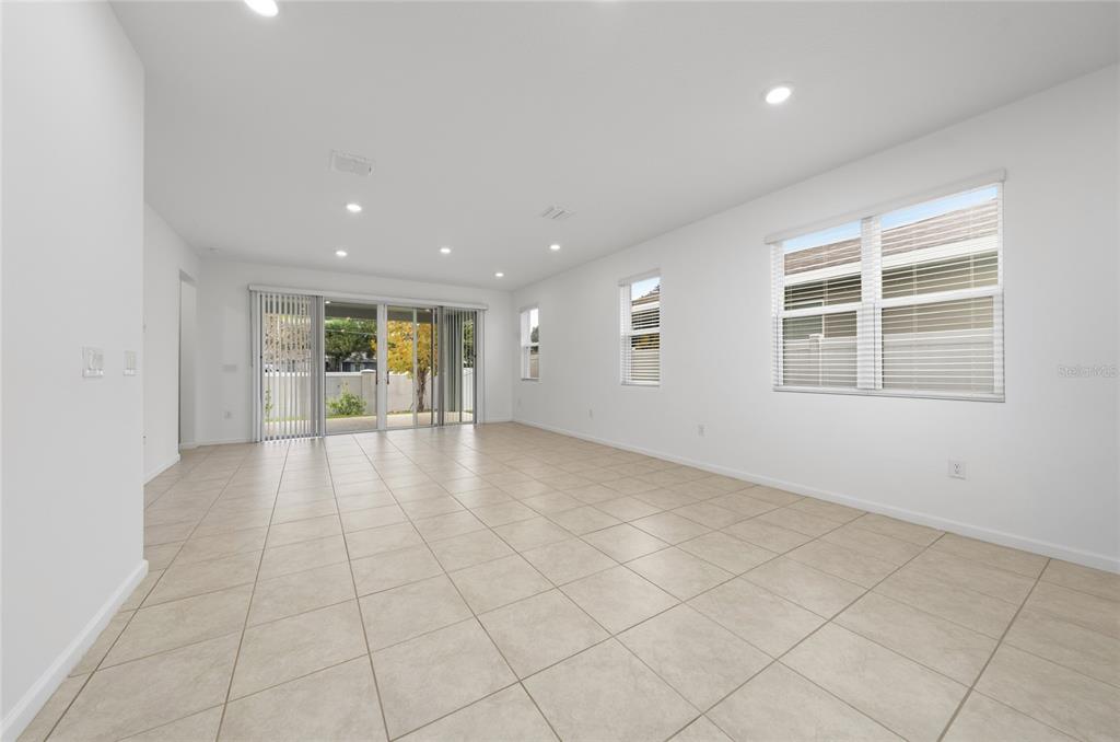 1133 Mattie Pointe Boulevard Auburndale, FL 33823 - Photo 4 of 27