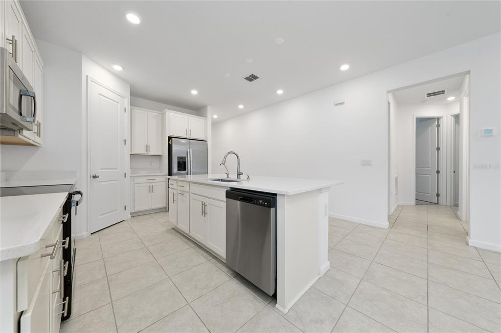 1133 Mattie Pointe Boulevard Auburndale, FL 33823 - Photo 6 of 27