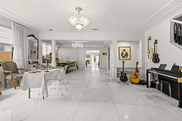 $12,000 | 3420 Sheridan Avenue, Miami Beach, FL 33140