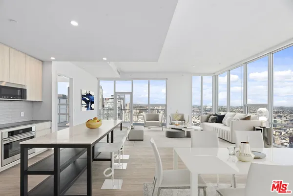 $7,418 | 230 West Olympic Boulevard, Unit 4702, Los Angeles, CA 90015