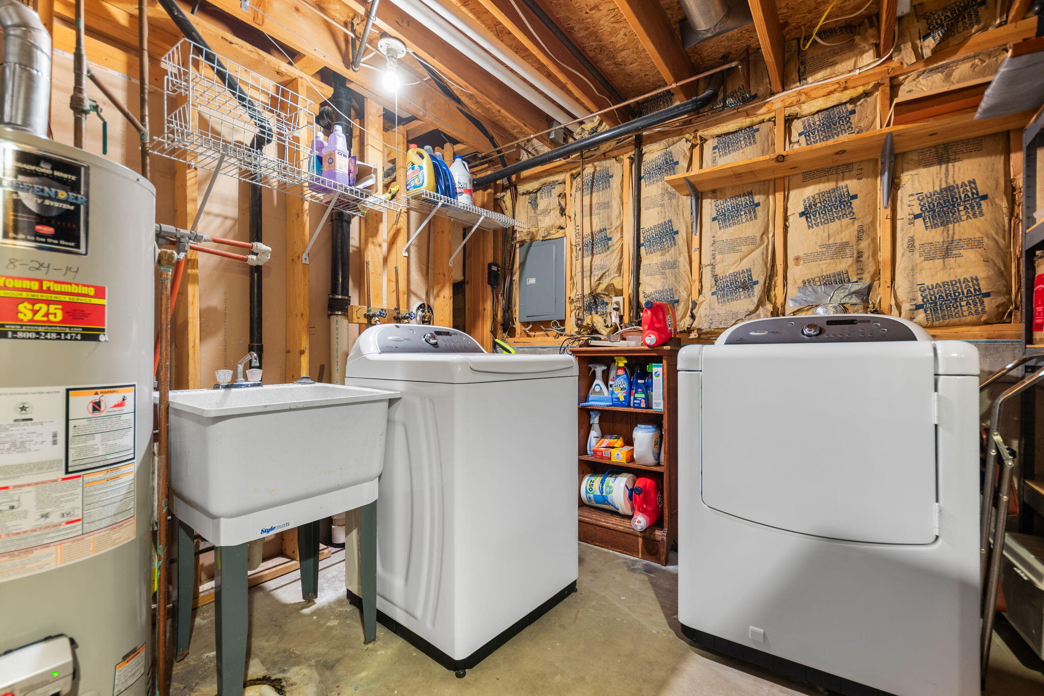 902 Aspen Street Hebron, IN 46341 - Photo 17 of 20 a utility room with dryer and washer