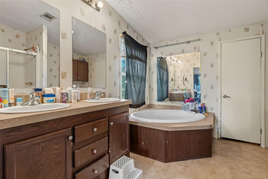 13317 Moon Road Brooksville, FL 34613 - Photo 13 of 25 Gallery Image 13