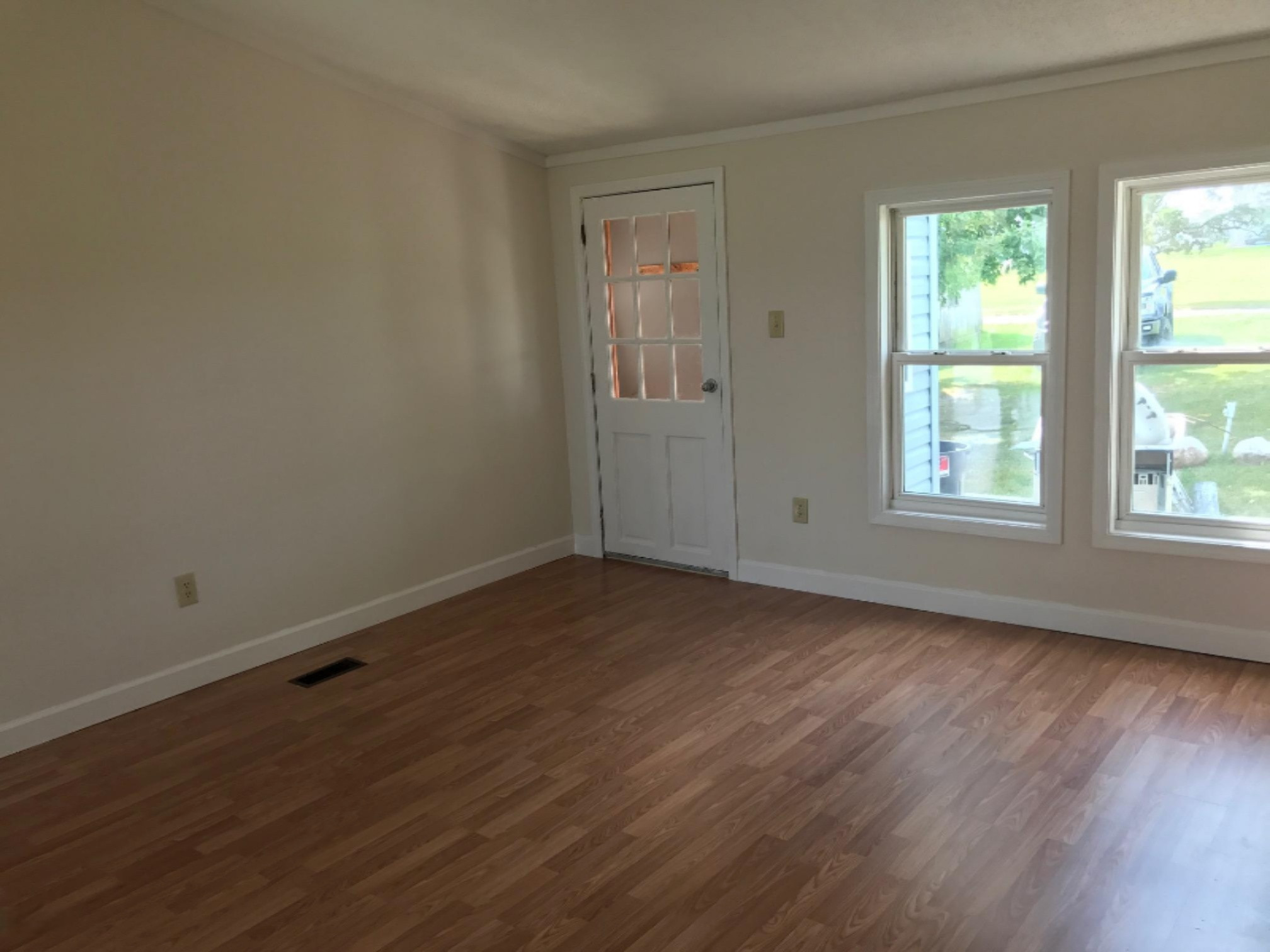 11051 Tripp Road Waldron, MI 49288 - Photo 16 of 20 living room