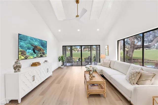 $799,000 | 34 Water Oaks Way, Unit 517, Naples, FL 34105