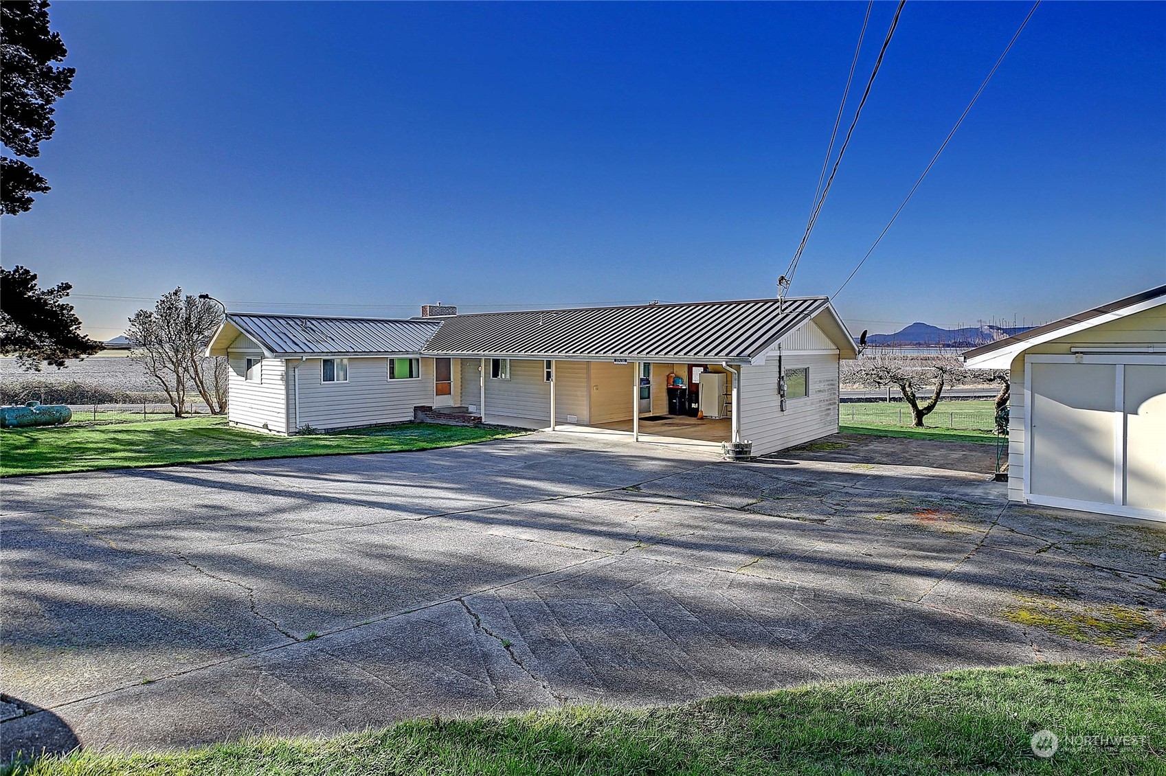 11536 Walker Road Mount Vernon, WA 98273 - Photo 3 of 35